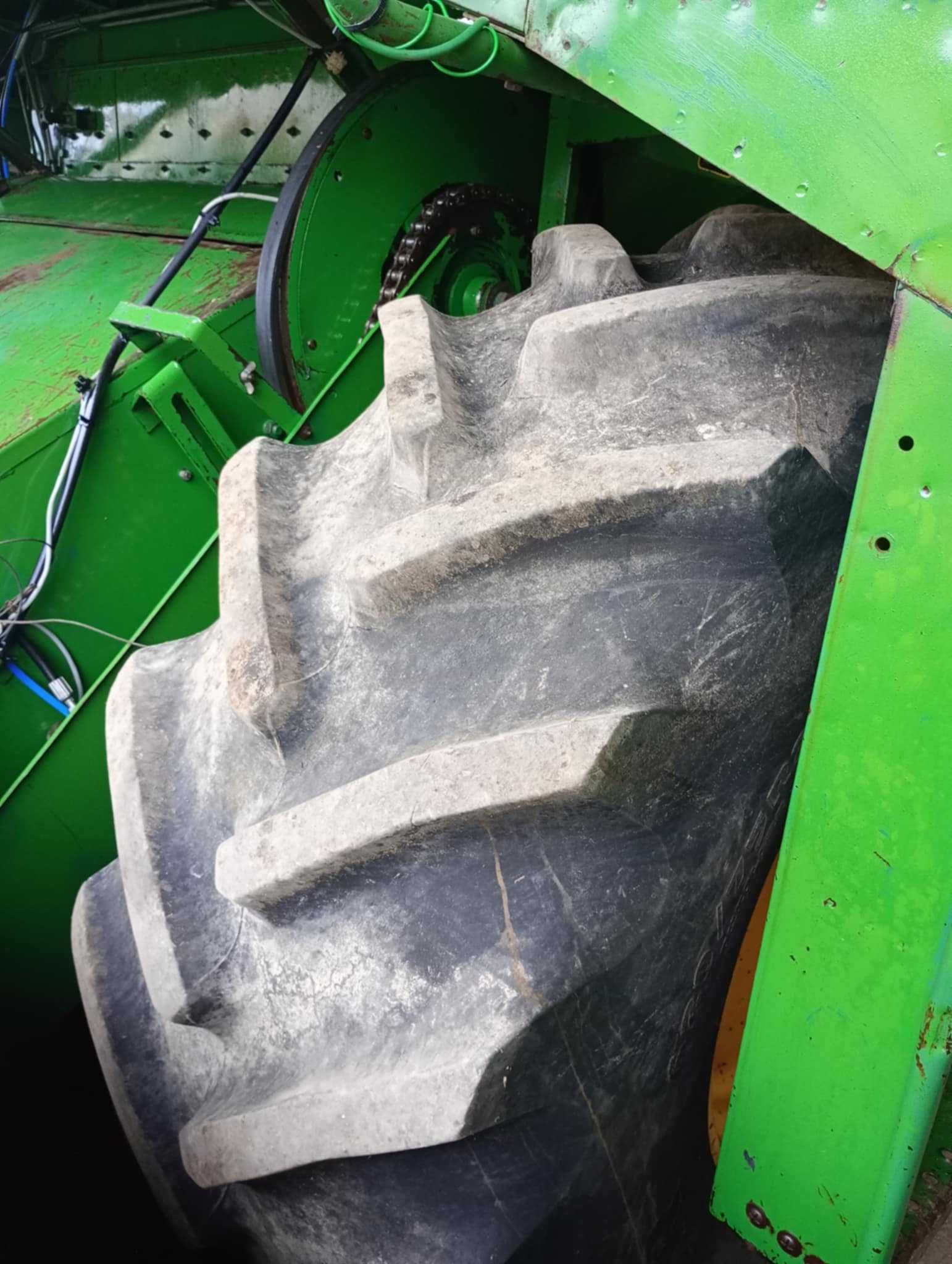 Kombajn John Deere 975