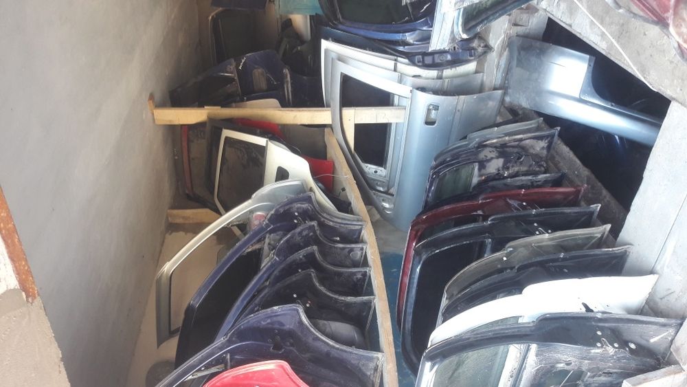 Двері двери опель opel передні задні ліві праві вектра астра зафіра
