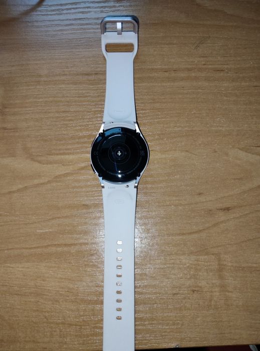 Samsung galaxy watch 5 і зарядна станція 3 в 1