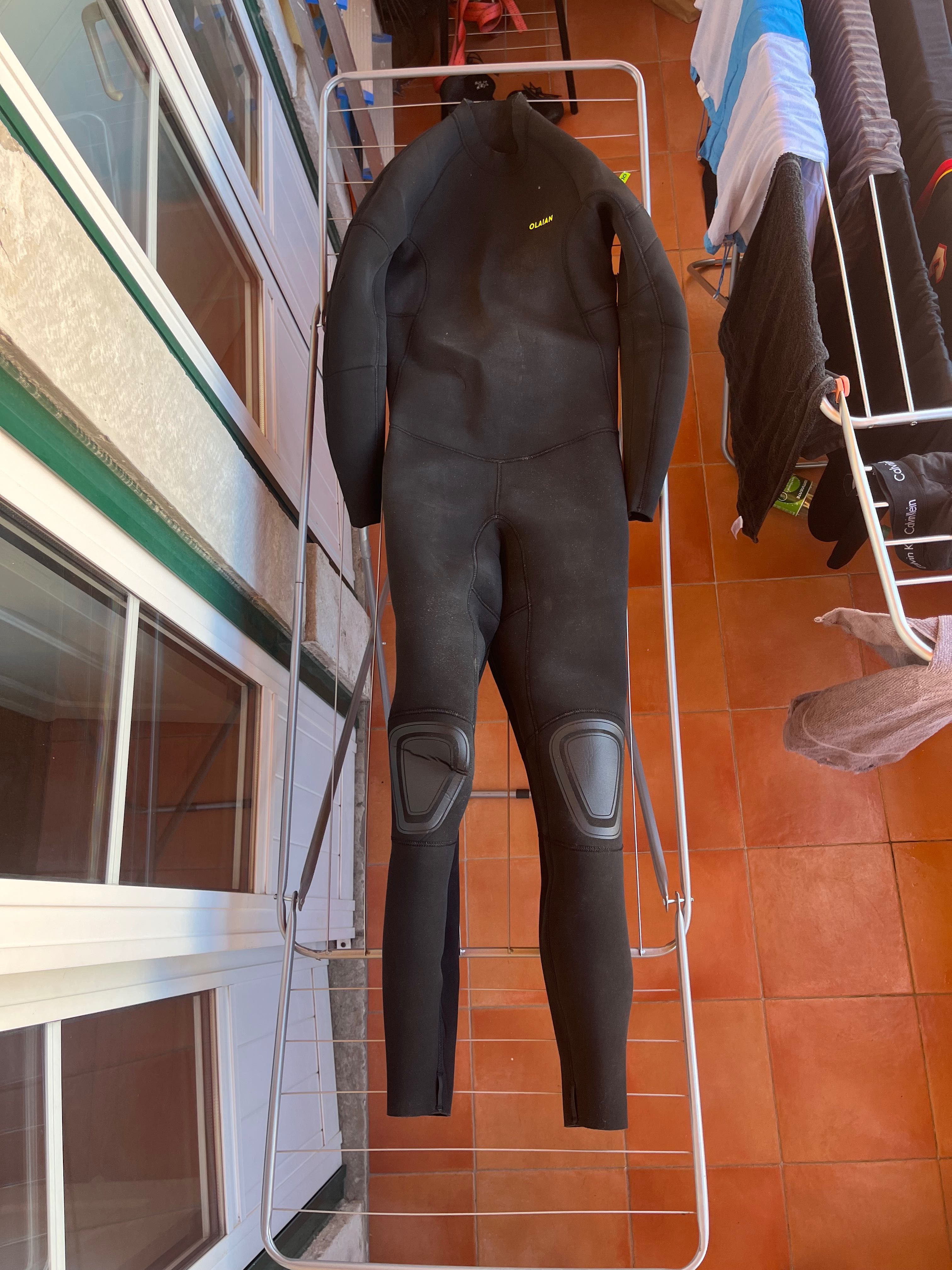Pranch Surf 7.0 + Fato M / Surfboard and Wetsuit