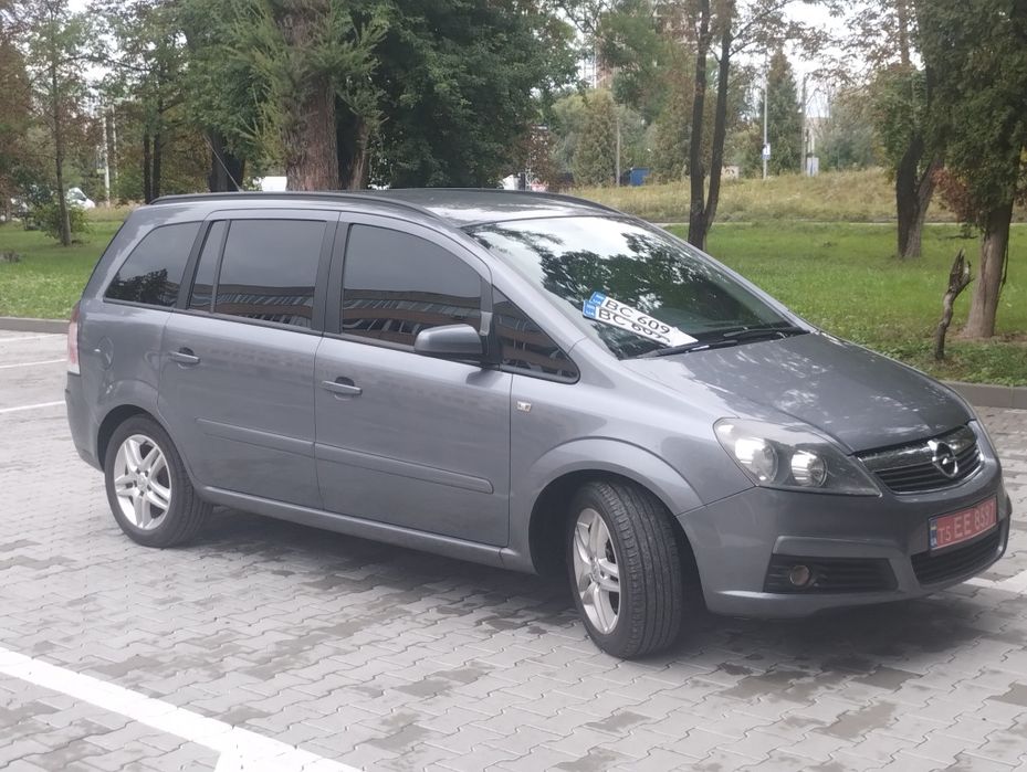 Продаж Opel Zafira