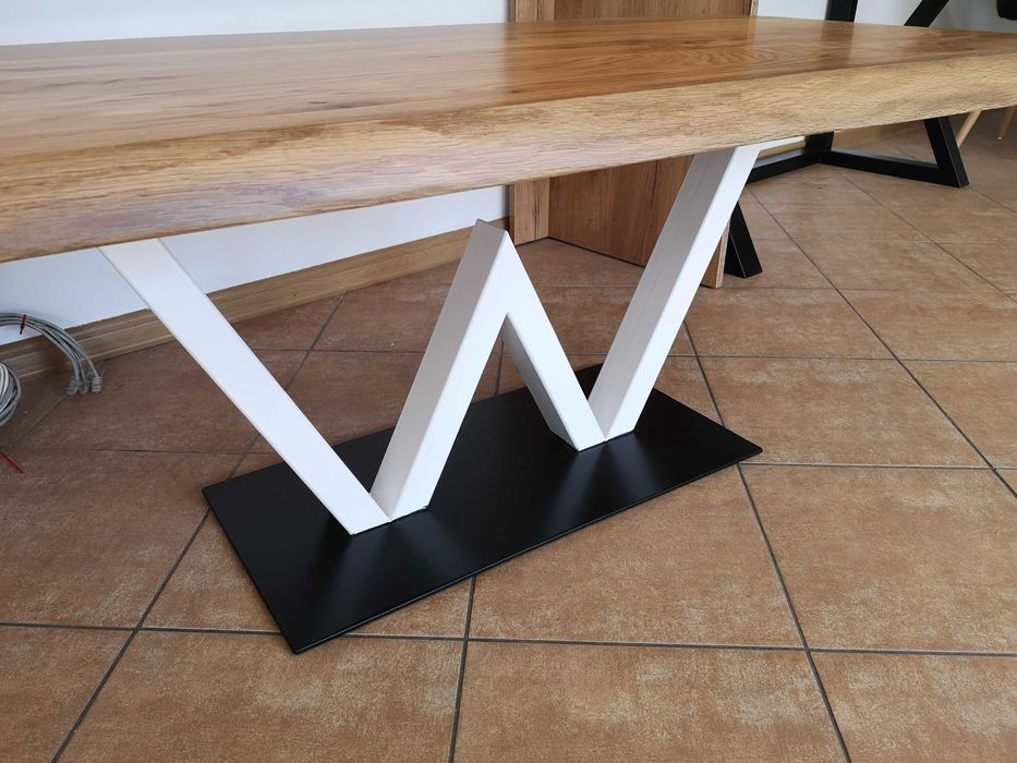 Stoły, stoliki,konsole.