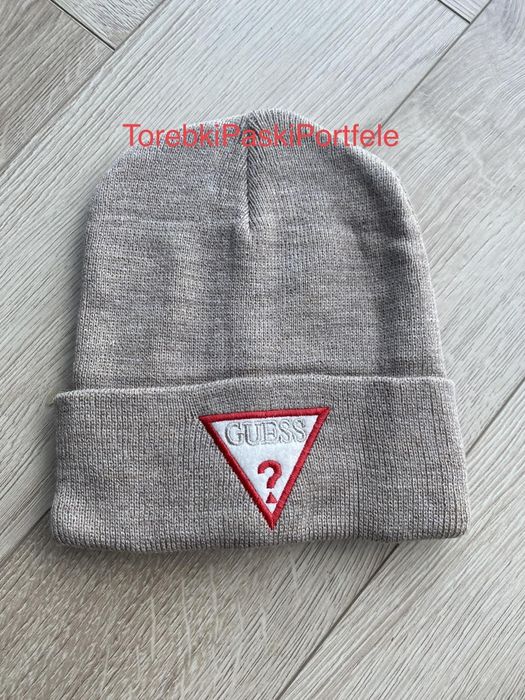 Nowa zimowa czapka Guess.