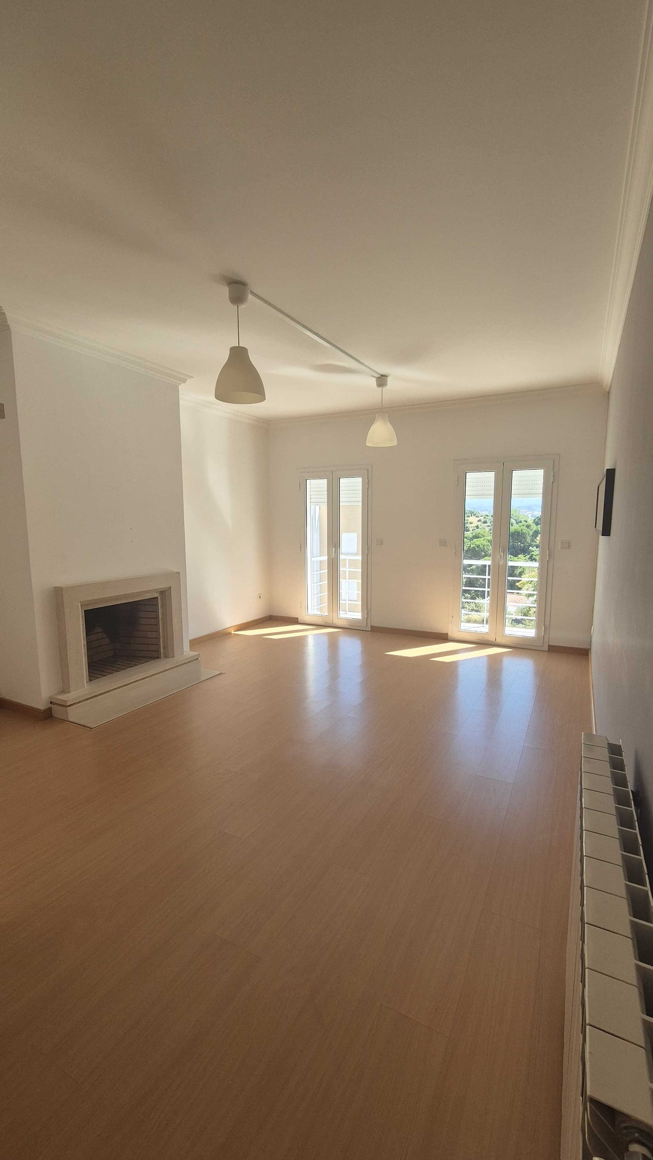 Apartamento T2 com garagem Santa Clara Coimbra