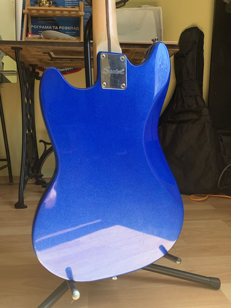 Squier Mustang by Fender 2023 (sparkle blue)