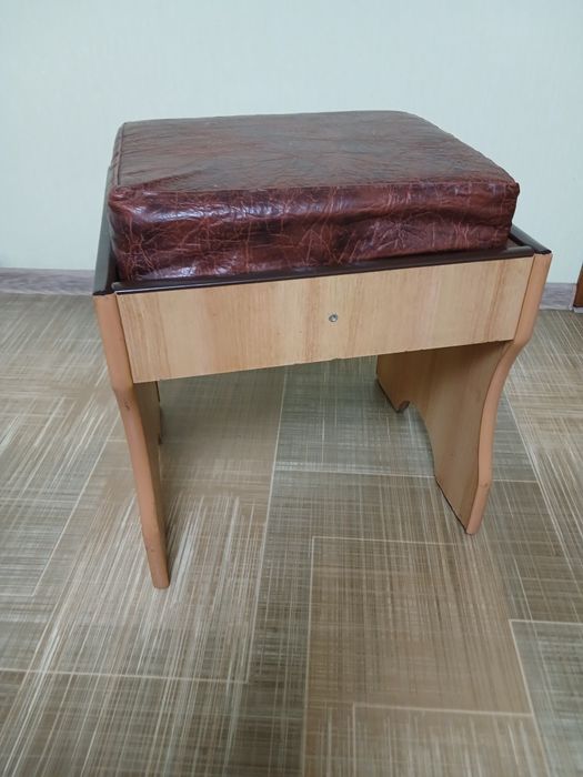 Продам пуфик м'ягкий.