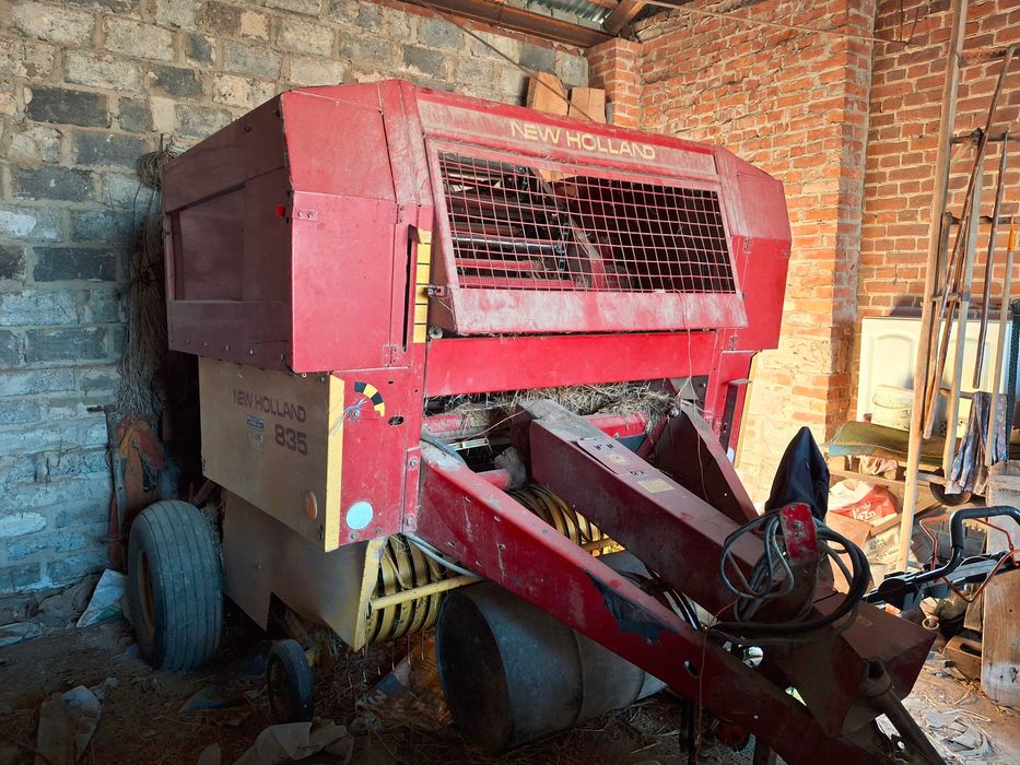 Prasa rolująca New Holland 835 łańcuchowa zmiennokomorowa