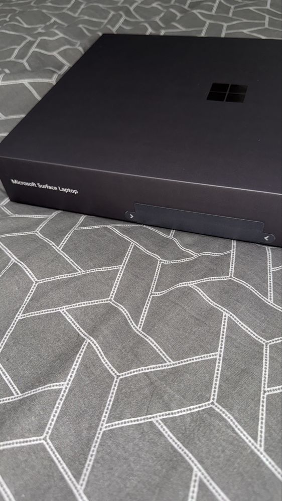 Surface Laptop 15 - Copilot+ PC  (NOVO e SELADO)