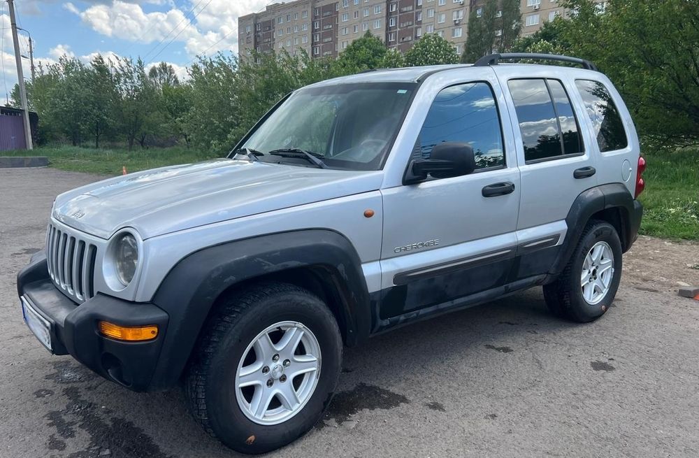 Продам Jeep Cherokee 2004