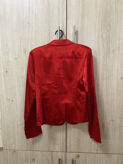 Червоний піджак