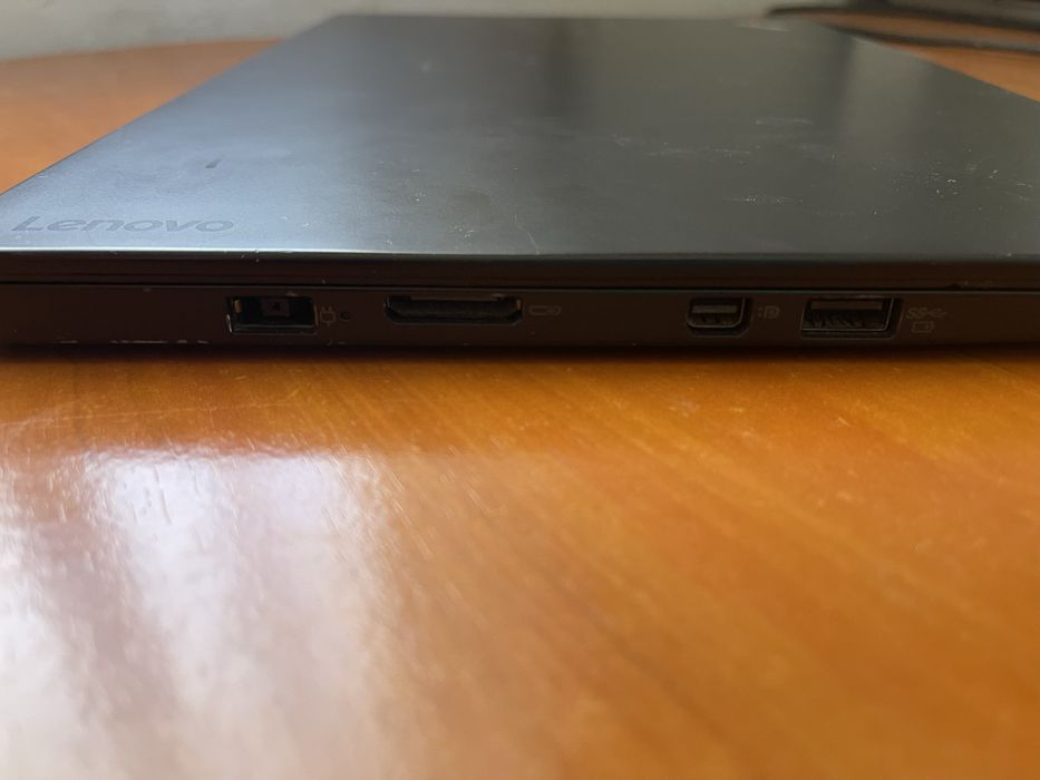 Lenovo Thinkpad x1 Carbon i5-6200U, 8GB RAM, 256 GB NVMe M.2 SSD