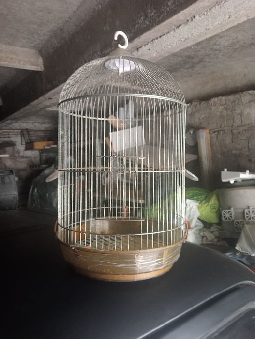 Продам клетку для попугаев.