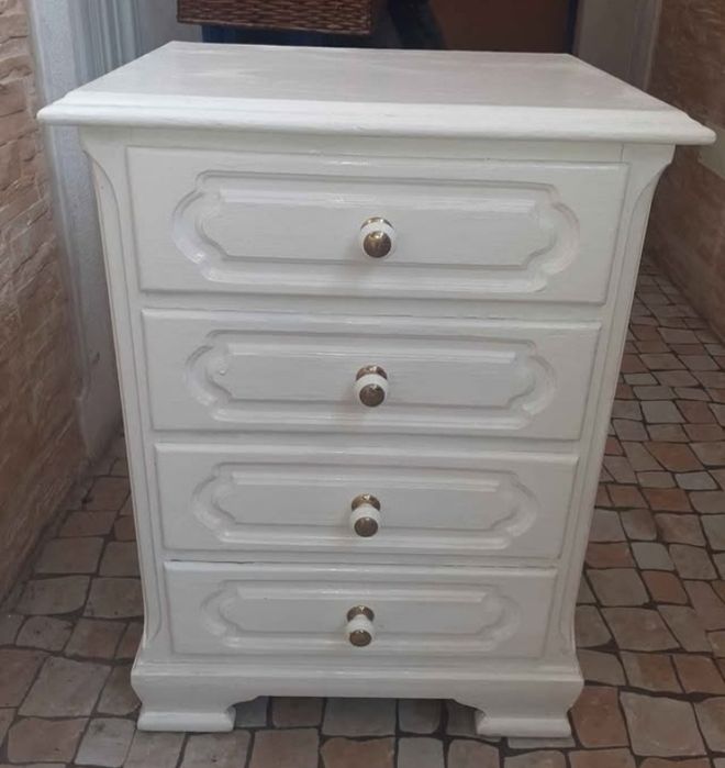 Movel branco com 3 gavetas pintado de branco