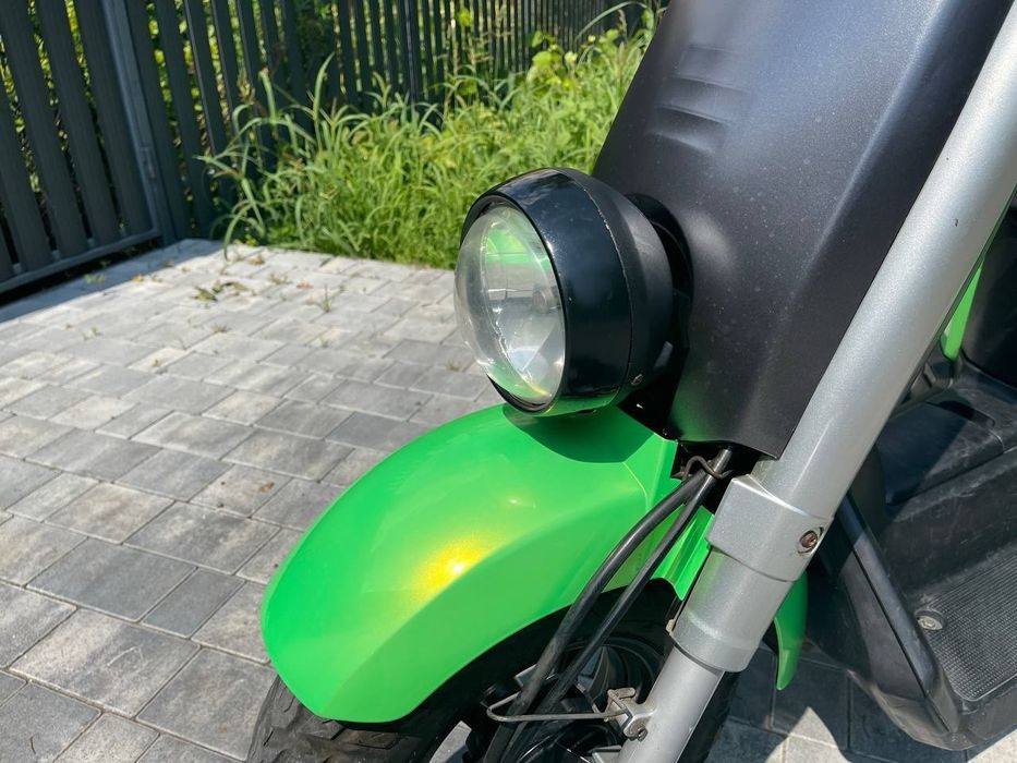 ямаха вокс мерседес среди скутеров мопед