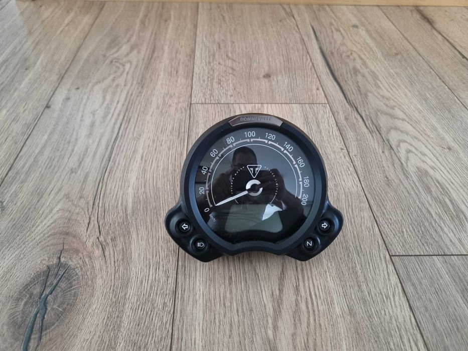 Licznik zegar prędkościomierz Triumph Speed Twin 900 Bonneville i inne