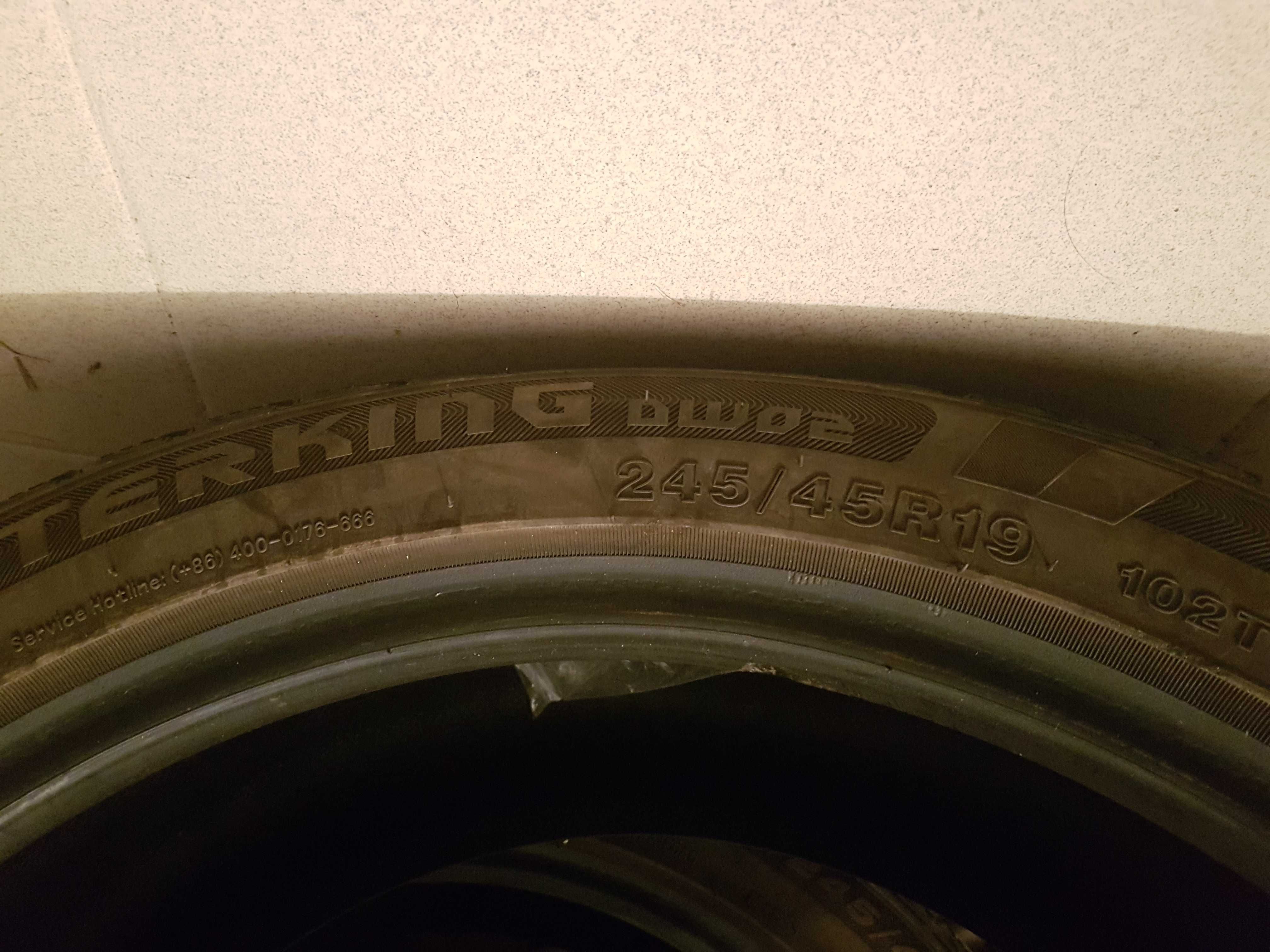 Pneus (2) DOUBLESTAR DW02  245/45R19 102T