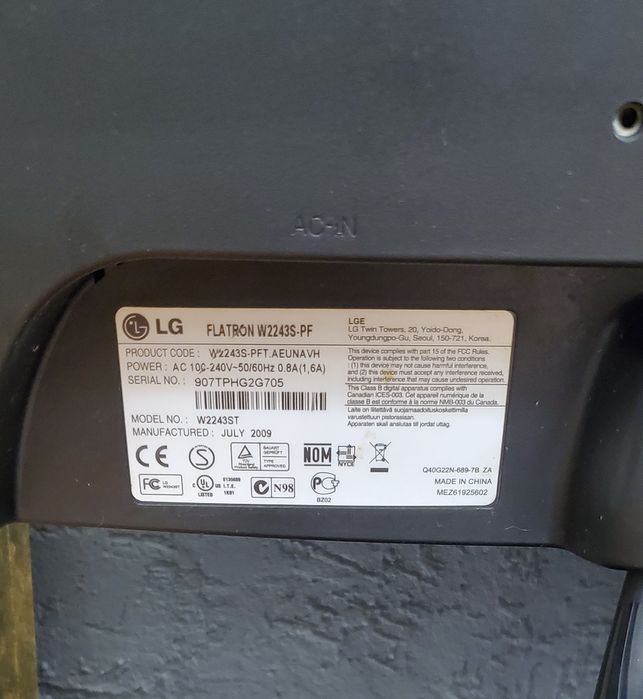 Монітор 21.5" LG Electronics W2243S-PF Glossy Black