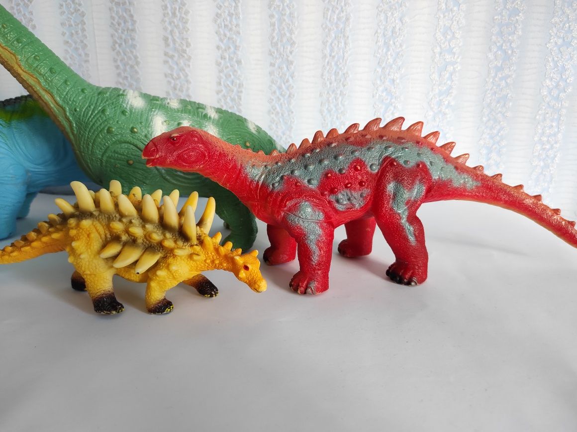Продам набори динозаврів