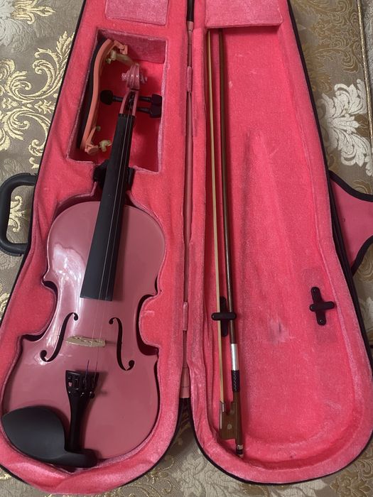 Скрипка в эксклюзивном цвете
