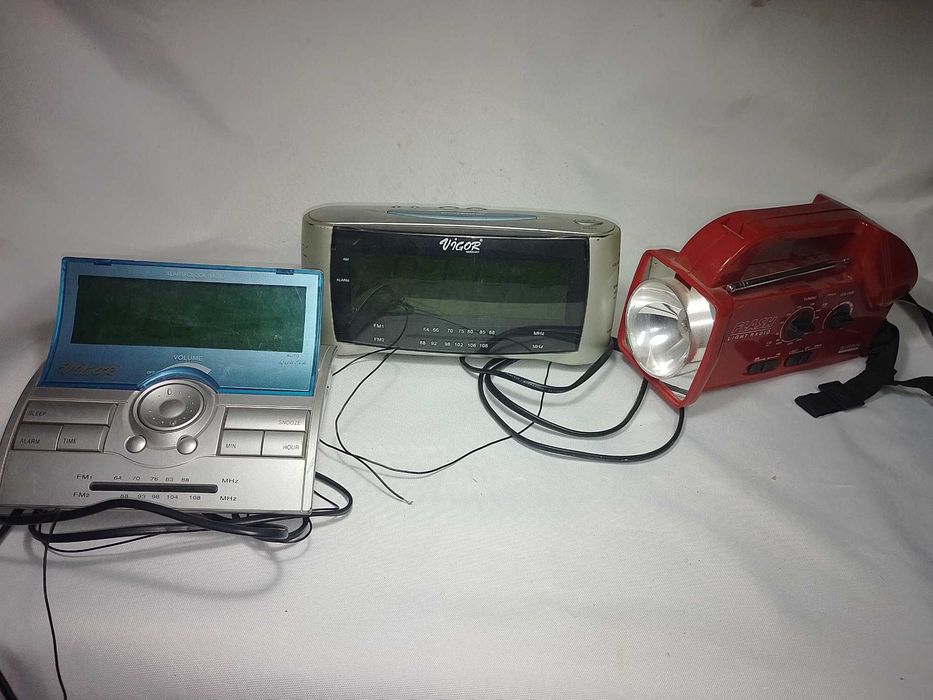 Приемник с часами