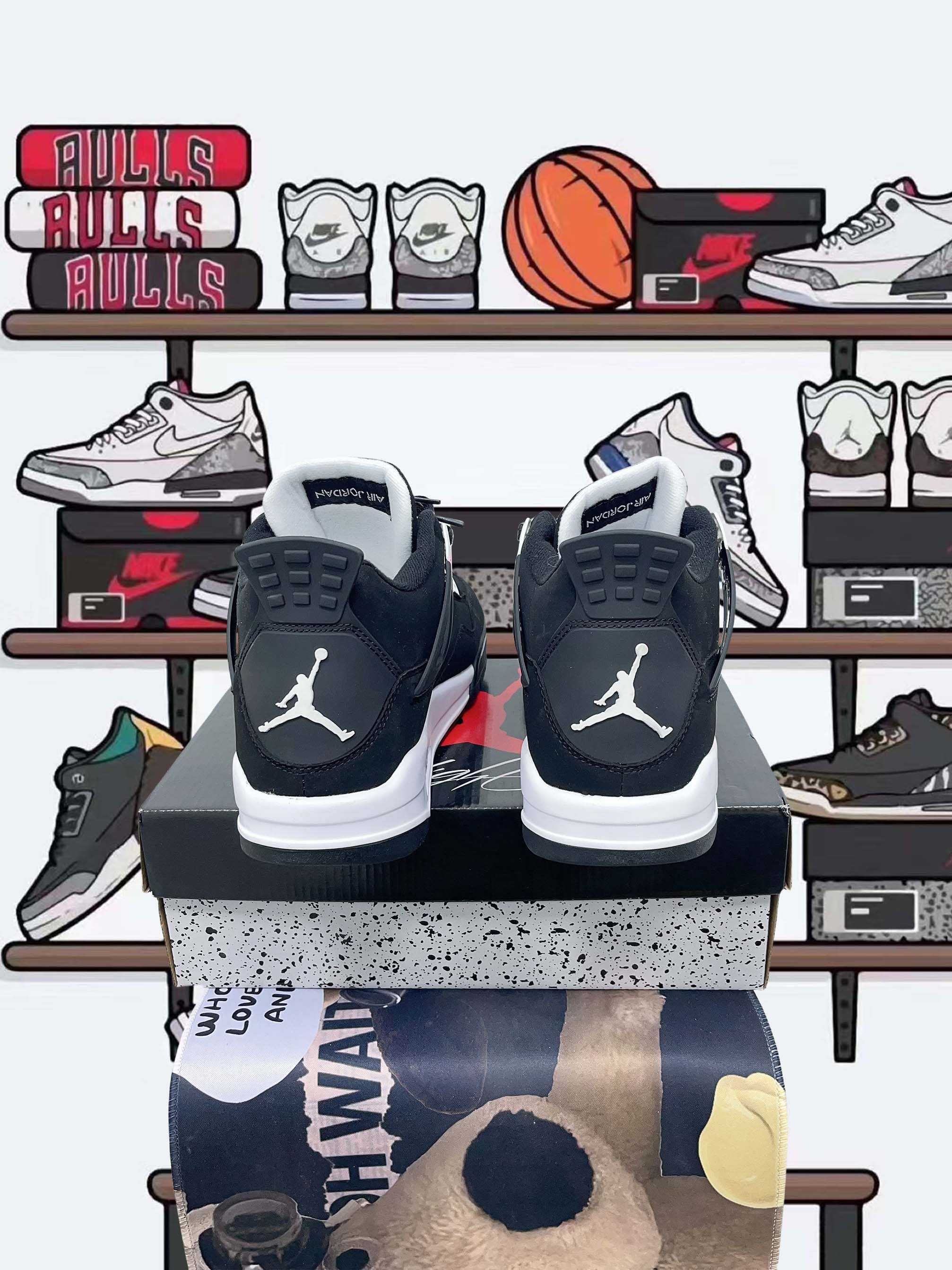 Jordan Air Jordan 4 Retro White Thunder.45