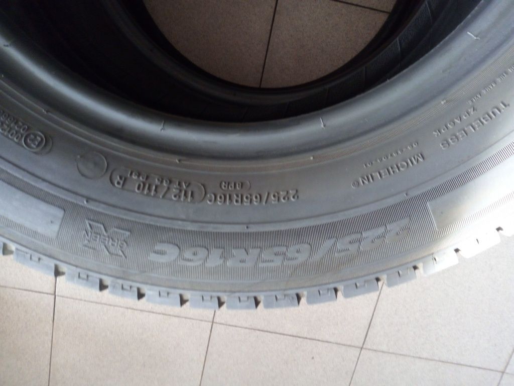 Pneus 225/65/16 Michelin semi novos