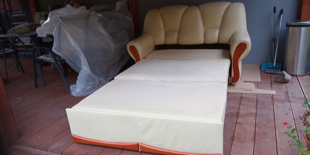 Sofa/kanapa dwuosobowa z funkcją spania, skórzana