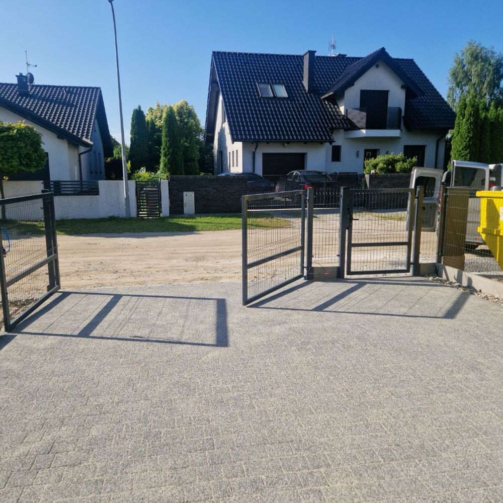 Sprzedam brame i uliczke ze slupkami kompletna