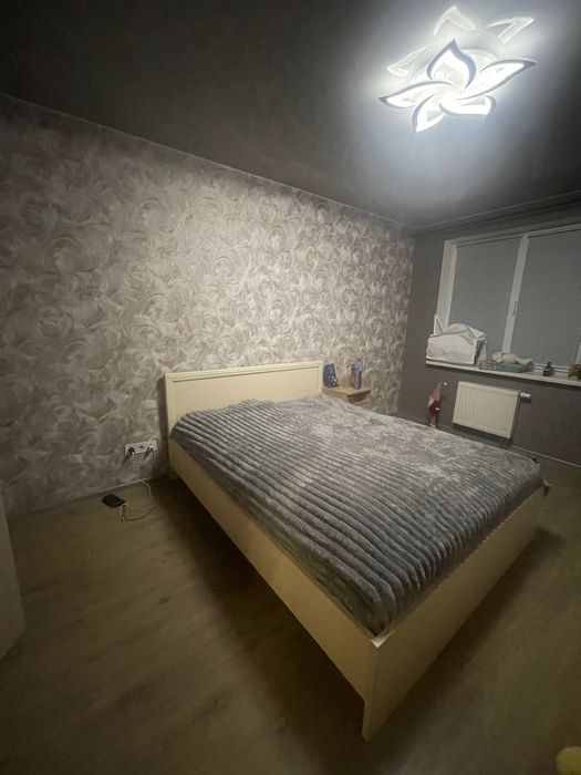 Двоспальне ліжко