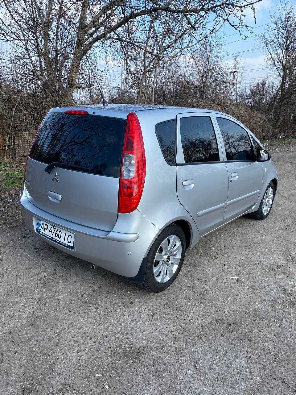 Машина Mitsubishi Colt 2006