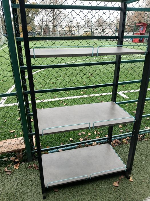 Торгівельне обладнання після закриття магазину. Торговое оборудование