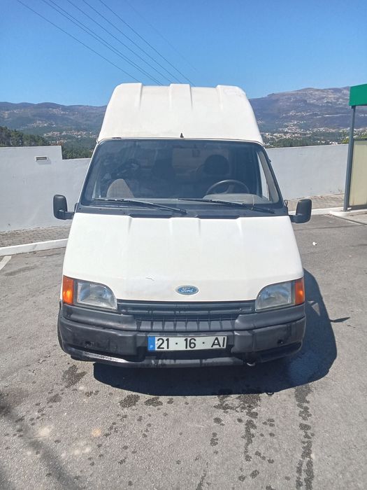Ford Transit teto alto