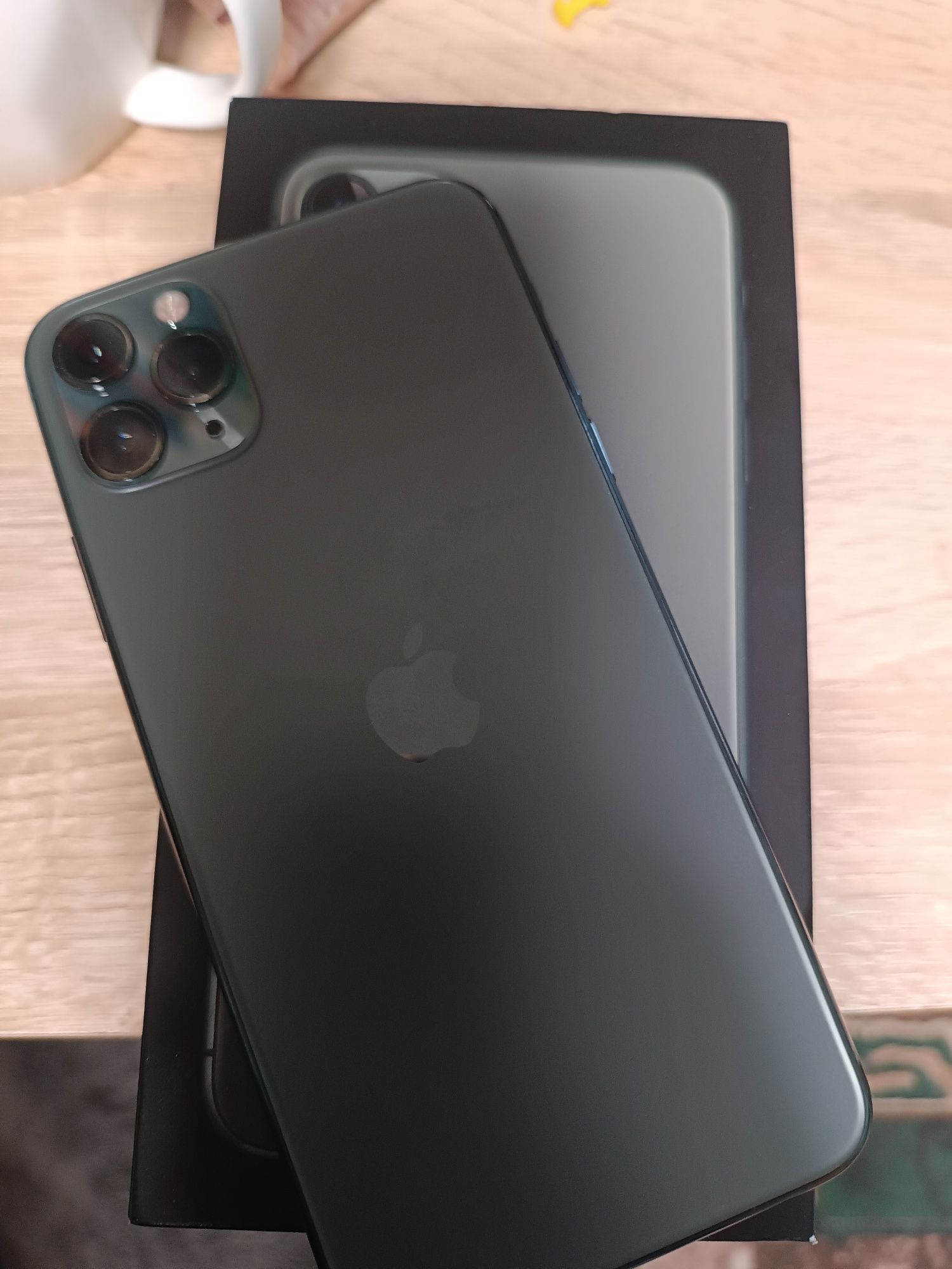 Продам iPhone 11 pro max 64 в ідеальному стані