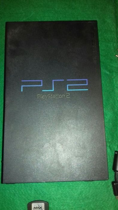 Playstation 2 + 2 comandos e cartao 64 mb