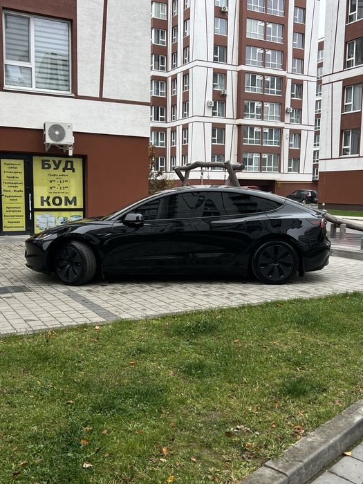 Tesla Model 3 2024 Highland