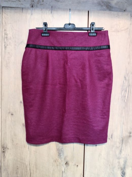 Nowa spódnica fuksja L