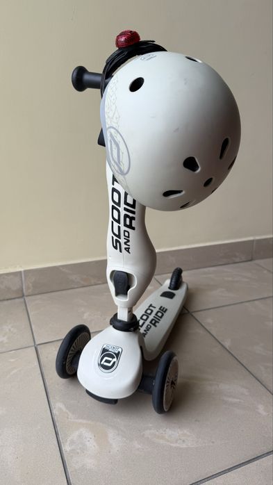 Scoot and Ride hulajnoga jeździk plus kask