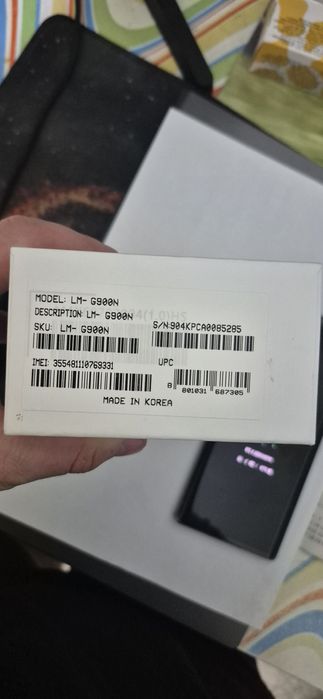 Телефон LG Velvet