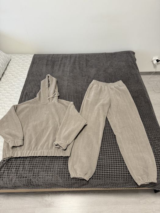 Спортивний костюм жіночий