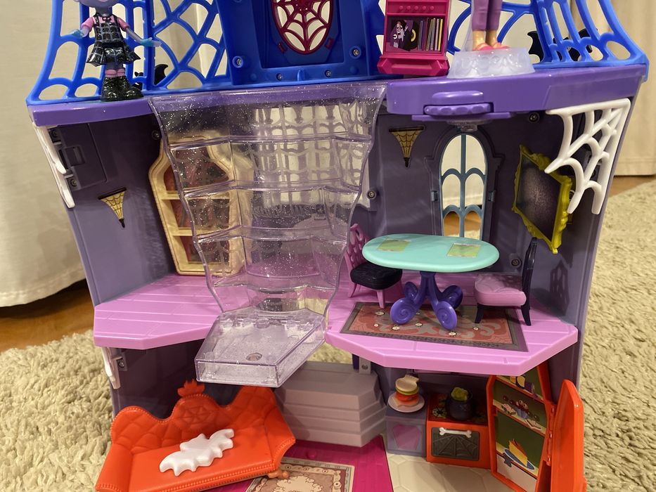 Castelo, casa, Pensão Pavor da Vampirina com todos os acessórios