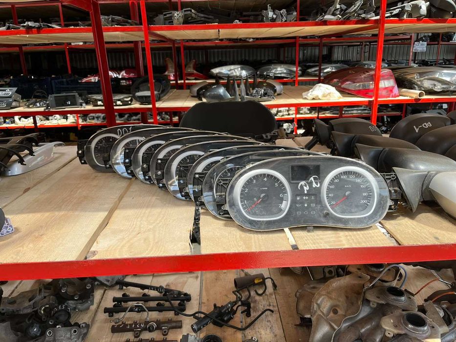 Панель приладів Renault Dacia Duster (2009-2018)