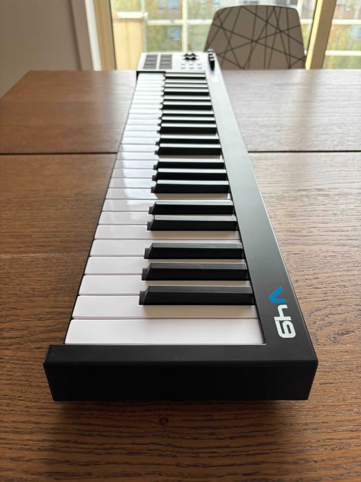 Teclado MIDI Alesis V49