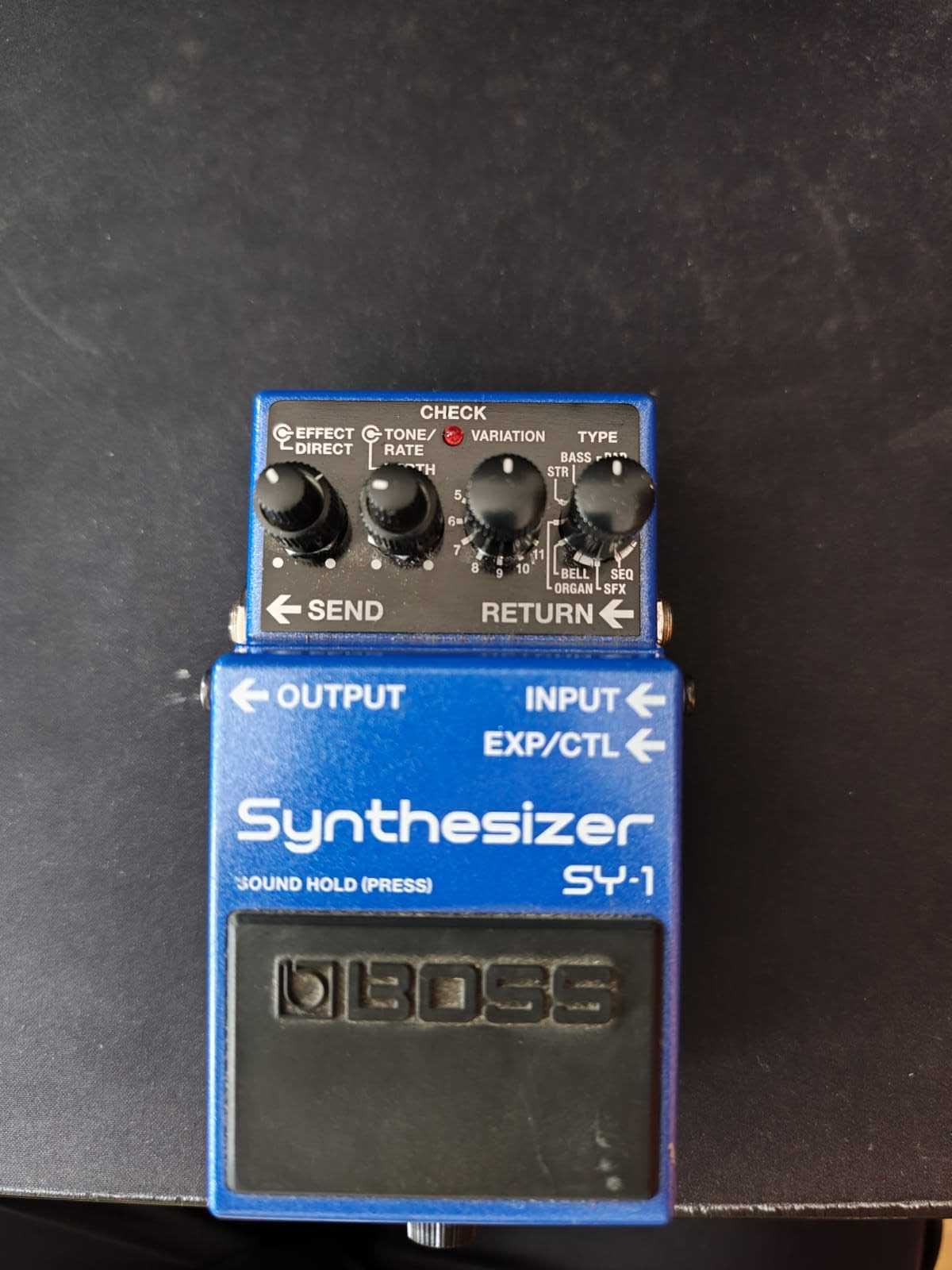 Boss SY-1 Synthesizer – Como Novo, com Caixa