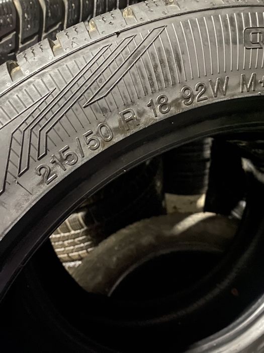 215/50 R18 Vredestein 21г пара шин зимних.