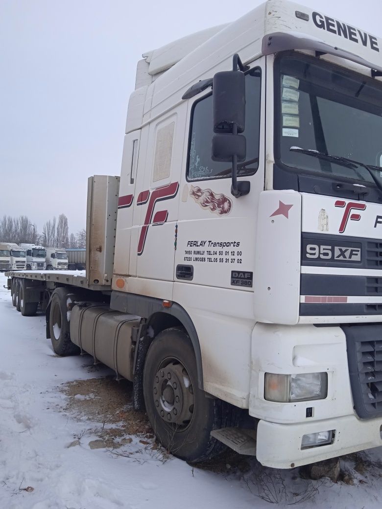 Продам длиномер DAF XF 95. 380 л.с. 2001 года с полуприцепом Шмитц