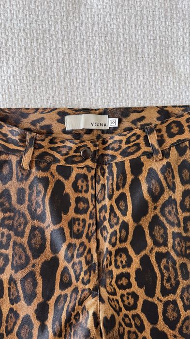 Леопардові штани, S