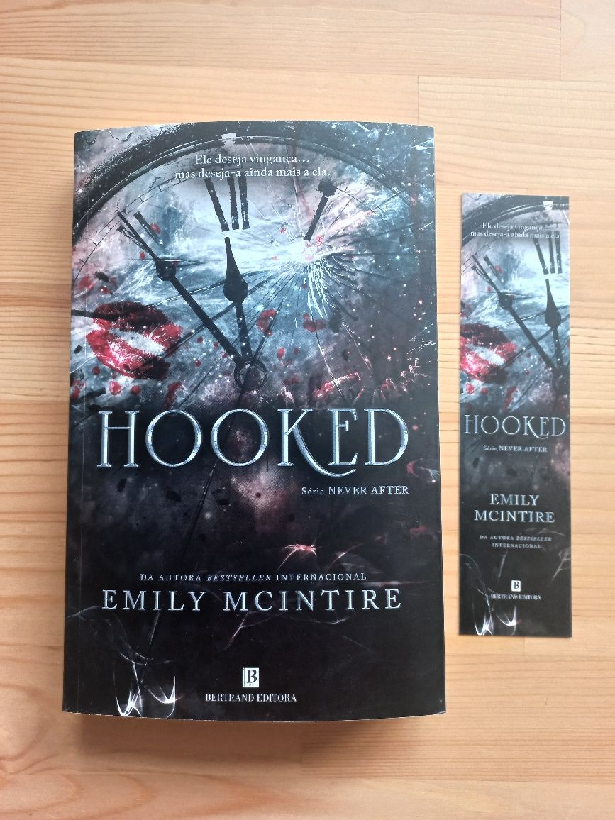 Livro "Hooked" Emily Mcintire