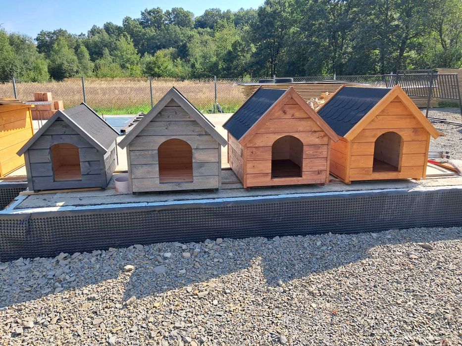 Buda dla psa z blachy lub drewna