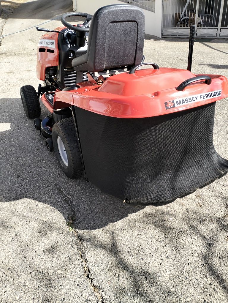 Trator corta relva  15cv semi-novo