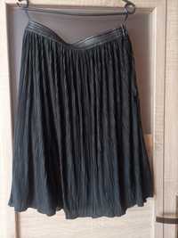 Czarna spódnica rozmiar 40